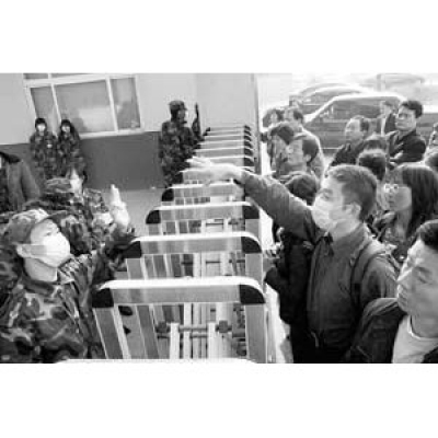 北航新生患甲流死亡 感應潔具京城新熱點(組圖)